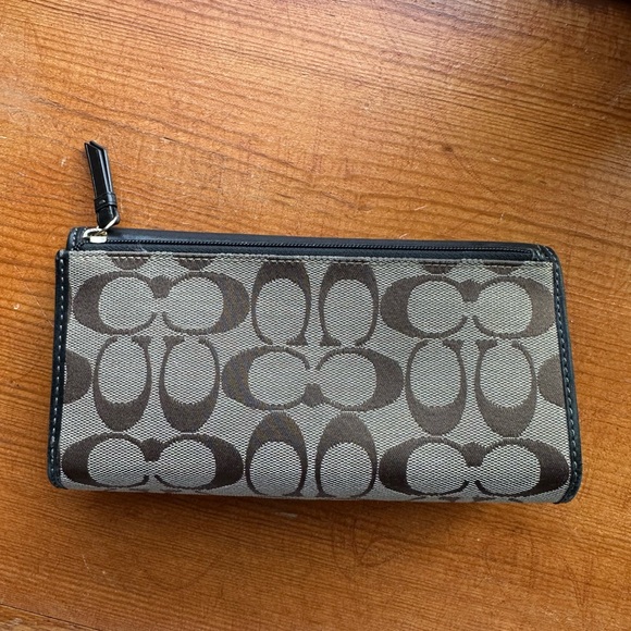 Coach Black and Brown Signature Wallet - Picture 2 of 4